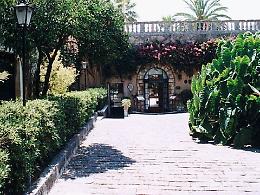 L'agonia dell'hotel San Domenico: licenziamenti e riapertura a data da destinarsi