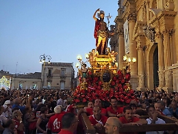 La festa: San Giovanni Battista raccoglie l'abbraccio di tutti i suoi fedeli