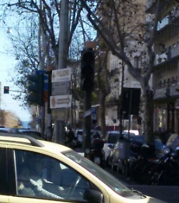 Catania, semaforo pedonale spento in Corso Italia: è pericoloso