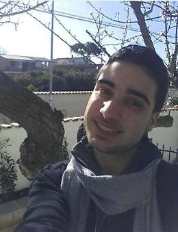 Il siciliano ferito: &laquo;sono vivo per miracolo&raquo; Giovane impiegato aeroporto: &laquo;Fuggendo calpestavamo corpi&raquo;