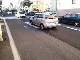 Catania: Via Nuovalucello, strisce pedonali incomplete