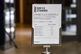 Reddito di cittadinanza: dai navigator agli stranieri, tutti i punti critici