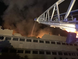 Catania, a fuoco deposito di auto sequestrate
