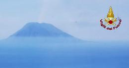 Stromboli, finito trabocco lavico ma sull'isola resta allerta arancione