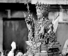 Sant'Agata e donne migranti martiri di ieri e di oggi negli scatti di Antonio Parrinello