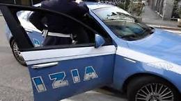 Porto Empedocle, tampona due auto e fugge