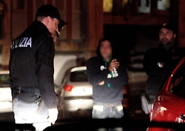Catania, una notte sulle “volanti” nelle piazze di spaccio della città