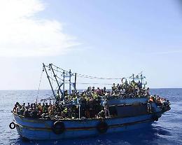 In container frigorifero salme di 52 migranti, saranno trasferiti al cimitero di Palermo