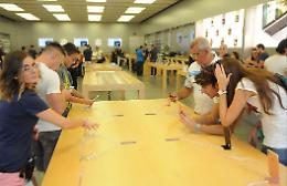 Tutti pazzi per il nuovo Iphone7
ma stavolta niente lunghe file