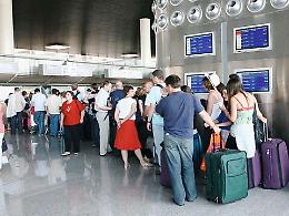 Fontanarossa non cresce più, così l'aeroporto sta perdendo la sfida con gli altri scali del Sud