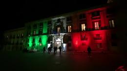 Coronavirus, anche Palazzo d'Orleans illuminato con il Tricolore