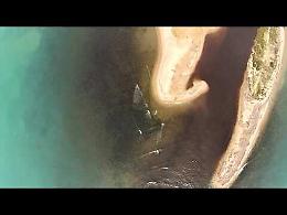 Agrigento, fiumi colorati di viola