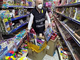 Oltre 25 mila articoli contraffatti scoperti a Catania e provincia: sequestrati