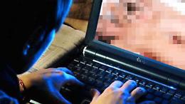 Si fingeva adolescente sui social per avere foto e video hot da minori: arrestato