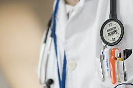 Medici di famiglia e pediatri contro Musumeci: «Ritardi nella vaccinazione non sono colpa nostra»
