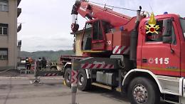 Caccamo (Pa):  recuperato l'autocarro rimasto in bilico