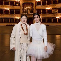 Film "Carla", le ultime foto della Fracci alla Scala con Alessandra Mastronardi