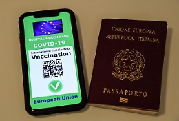 Ue, firmato il regolamento per il green pass: al via dal 1° luglio