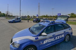 Tir disperde il suo carico lungo la Catania-Siracusa: traffico in tilt