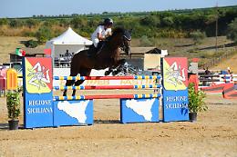 «Fiera mediterranea del cavallo», Ambelia chiude tra amazzoni, cavalieri e giochi di fuoco