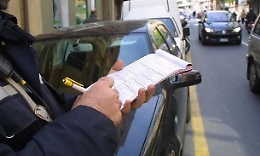 Siracusa, aggredisce il vigile urbano che gli sta facendo la multa