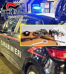 Catania, a caccia di conigli con fucile clandestino: tre arresti