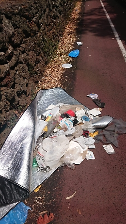 Aci Bonaccorsi (Ct): via Verdina è diventata un immondezzaio