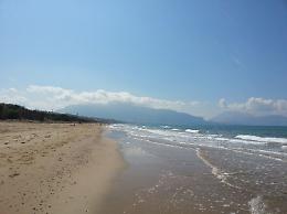 Cadavere in spiaggia nel Palermitano: è del diportista disperso?