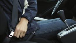Italiani indisciplinati alla guida: 1 su 3 senza cintura e il 50% dei bimbi senza seggiolino
