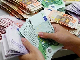 Falsa promessa di posti di lavoro in cambio di denaro, chiusa indagine per tre