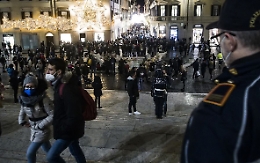 In viaggio 14 milioni d italiani per Natale e Capodanno: chi non parte lo fa per soldi o per Covid