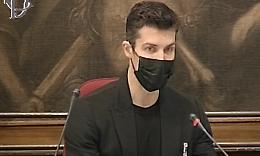 Roberto Bolle alla Camera ci va giù pesante: «Basta scempi sulla danza»