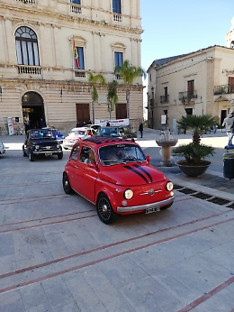 Comiso (Rg): manifestazione Fiat 500 club Italia