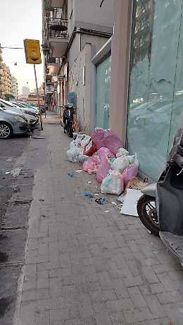 Catania: rifiuti da settimane in via P. Nicola