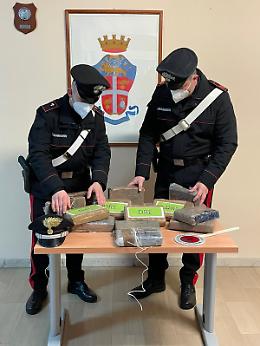 Viaggiava su un furgone con 17 chili di cocaina: 29enne arrestato