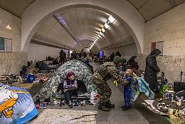 Ucraina, il mondo fa fronte comune contro Putin: «Sta commettendo crimini di guerra»