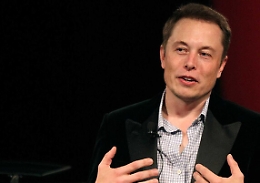 Elon Musk frena sull'acquisto di Twitter: accordo temporaneamente sospeso