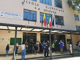 Voto a Palermo, caos verso soluzione: seggi accorpati e aperti oltre le 23 per chi è già in fila