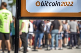 Bitcoin: perde il 10% e scende fino a 20.800 dollari