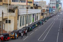 Sri Lanka: presidente chiede aiuto a Putin per carburante