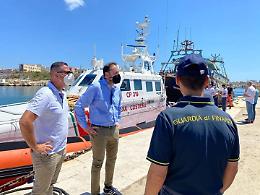 Lampedusa, Zoffili a Lamorgese: "Ma che accoglienza, all'hotspot è una vergogna"