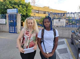 Picchiata per aver chiesto paga, indagato il titolare del lido
