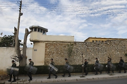 Grecia: Consiglio d'Europa denuncia carceri sovraffollate