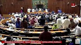 Senegal, rissa in Parlamento e volano bottiglie