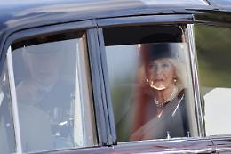 Camilla: 'Elisabetta II una donna sola in un mondo uomini'