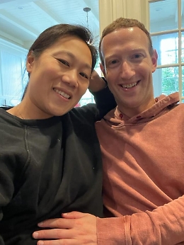 Mark Zuckerberg sar&agrave; padre per la terza volta: l'annuncio su Fb