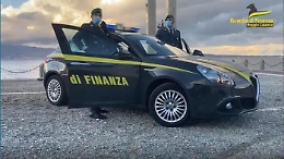 Pronti ad imbarcarsi per la Sicilia con un carico di cocaina e hashish: arrestati