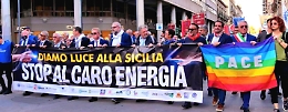 Caro bollette, associazioni e sindacati in piazza a Palermo: «Sicilia in profonda sofferenza»