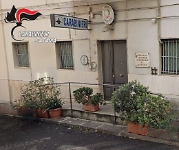 Minacce e torture psicologiche alla madre di 89 anni per farsi dare i soldi: arrestato