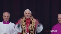 Ratzinger, l'acclamazione quelle parole dal balcone del Vaticano: «Io umile lavoratore nella vigna del Signore»